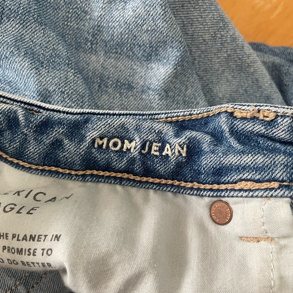 American Eagle Mom Jean - Picture 4 of 5